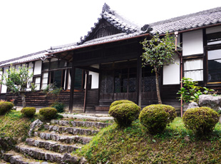 黒川公民館（旧川西市立黒川小学校）