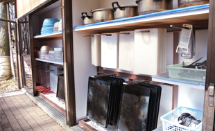 鉄板や網、調理器具など無料で貸し出し