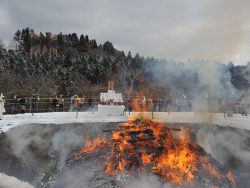 お火焚祭り火壇